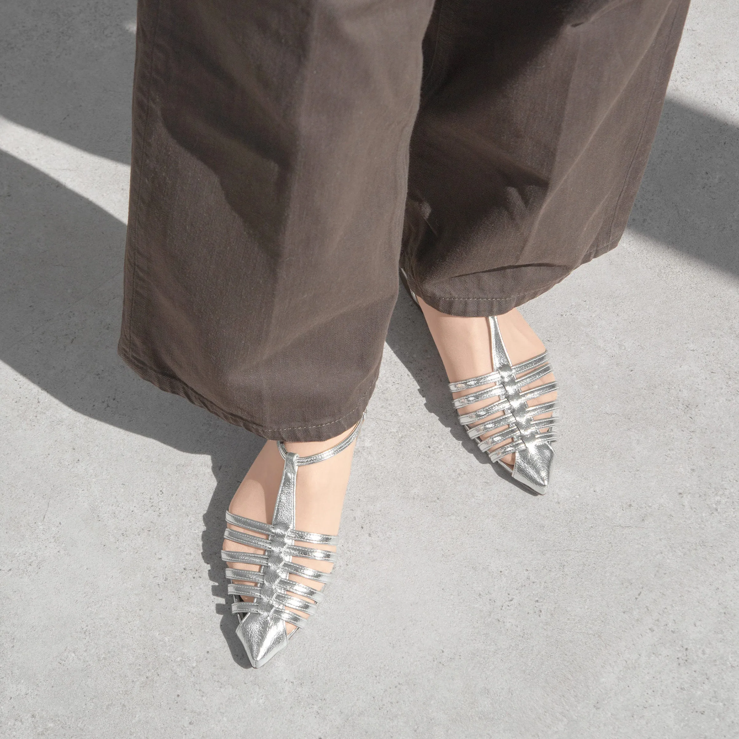 10% OFF: 2024SS: Pointed Toe Gurkha Sandals (m17008) Silver