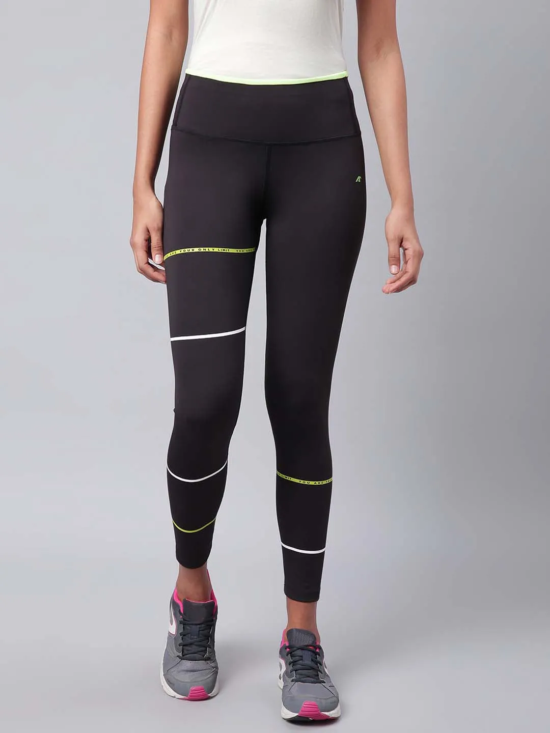Alcis Women Black Drytech  Solid Cropped Training Tights