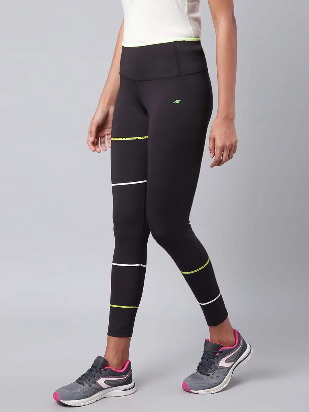 Alcis Women Black Drytech  Solid Cropped Training Tights