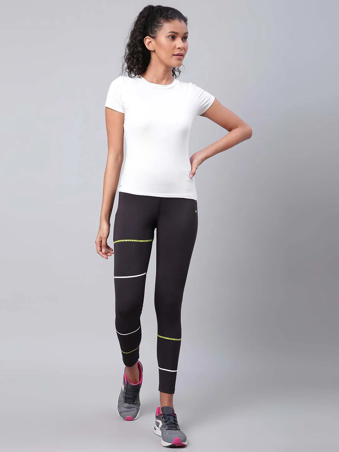 Alcis Women Black Drytech  Solid Cropped Training Tights