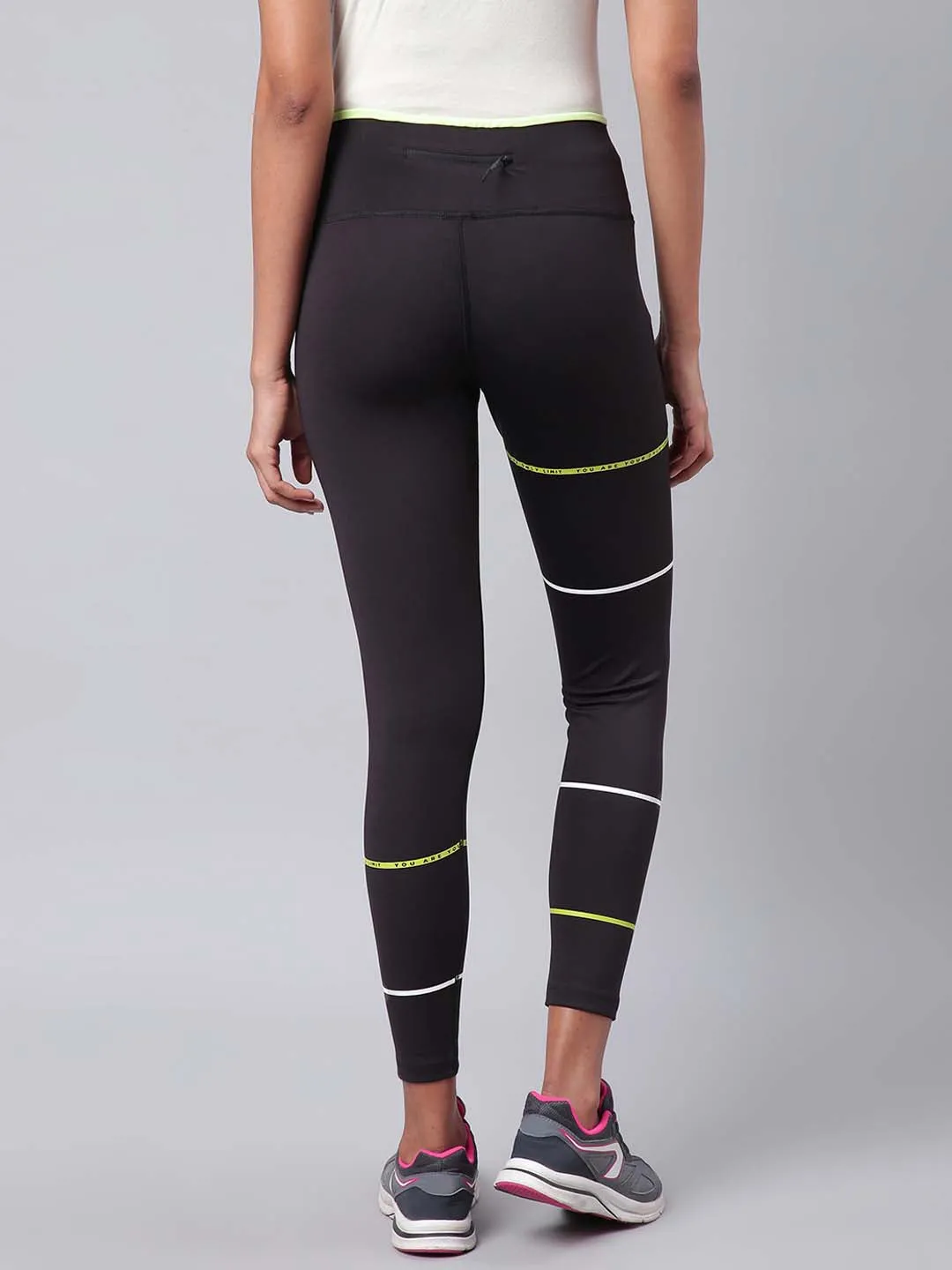 Alcis Women Black Drytech  Solid Cropped Training Tights