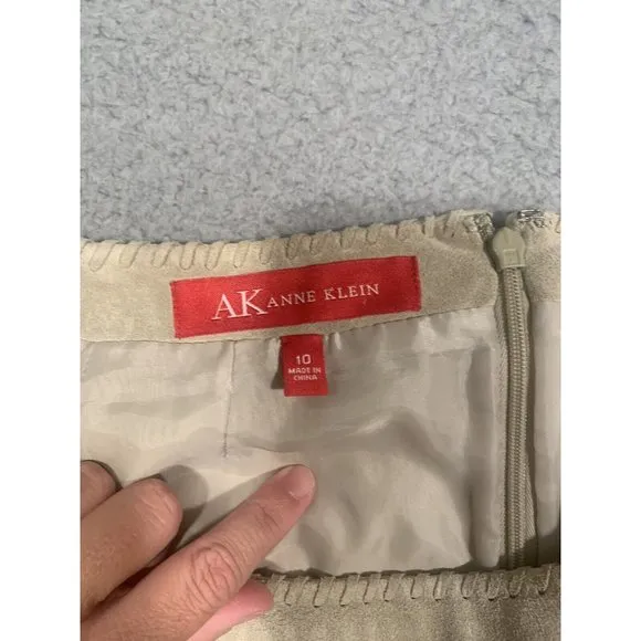 Anne Klein Suede 100% Leather Beige Skirt Lined Side‎ Slit Pencil Knee Size 10
