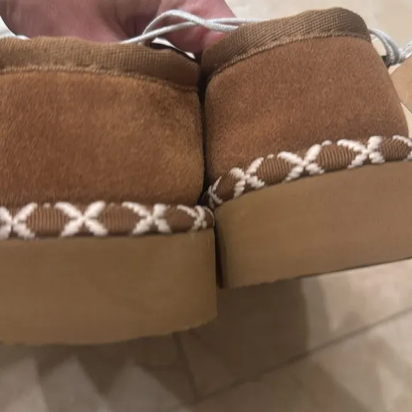 Bearpaw platform slippers size 4 NWT leather shearling warm cozy
