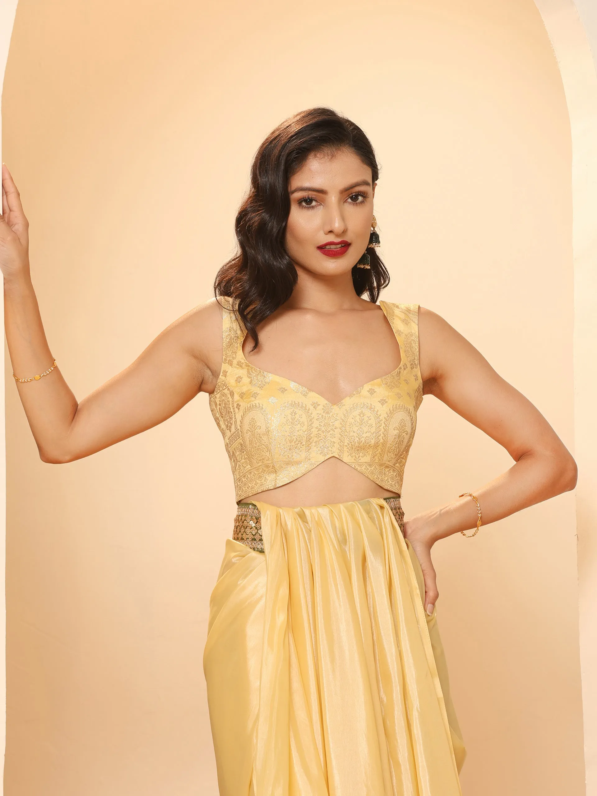 Flax Yellow Silken Saree with Jacqaurd Blouse Fabric