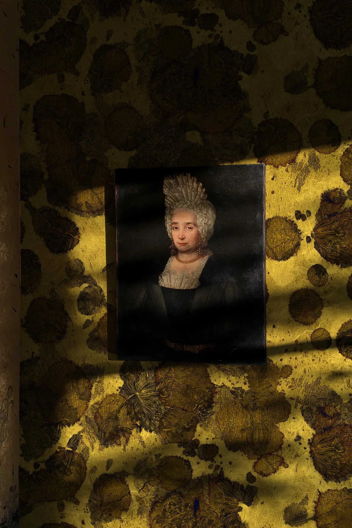 fresco old gold vinyl wallpaper