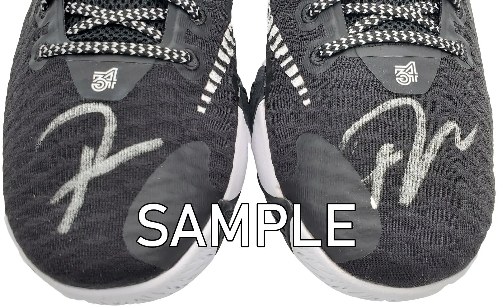 GIANNIS ANTETOKOUNMPO AUTOGRAPHED BLACK NIKE SHOES 12.5 PAIR BECKETT 197428
