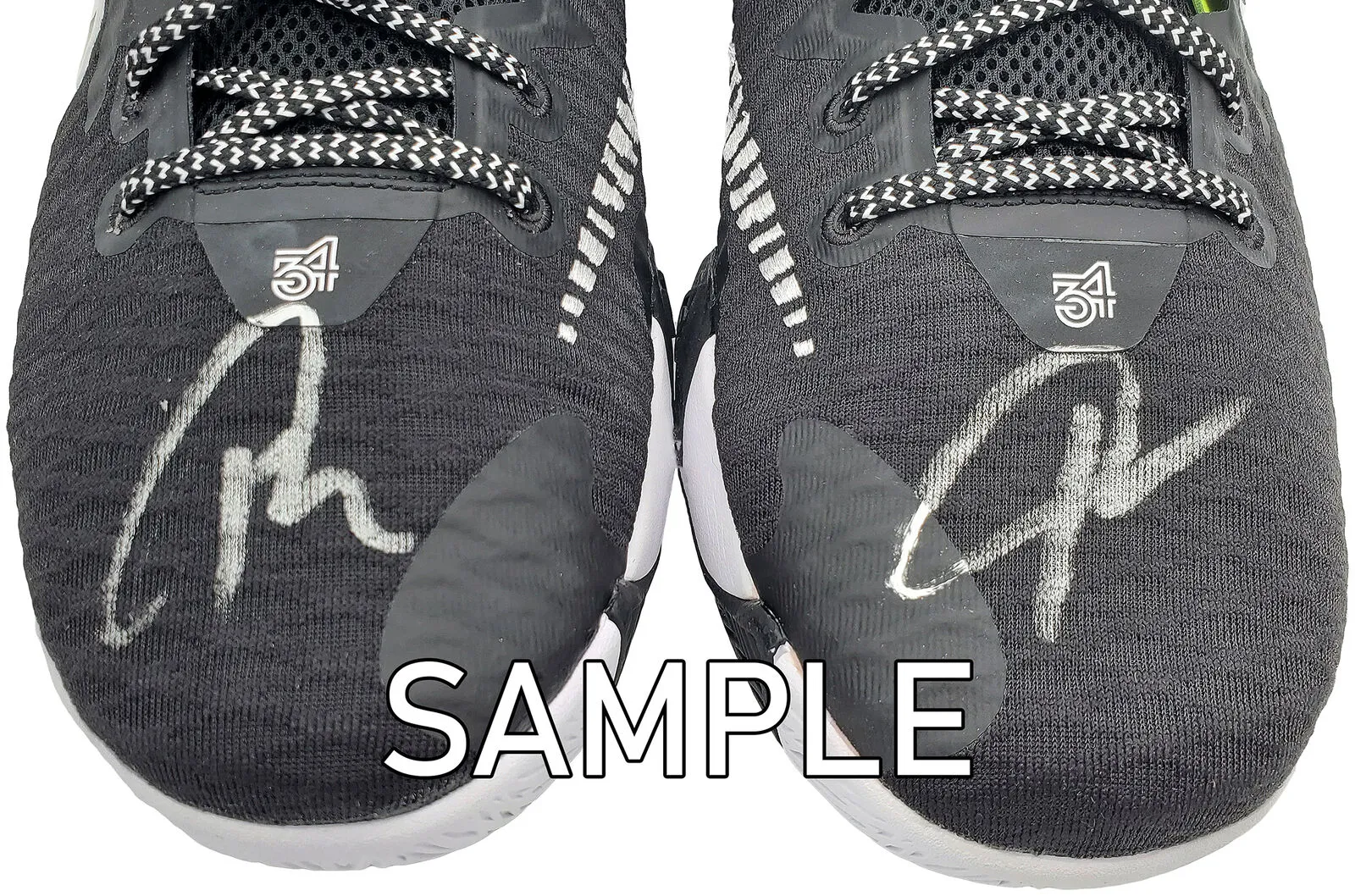 GIANNIS ANTETOKOUNMPO AUTOGRAPHED BLACK NIKE SHOES 12.5 PAIR BECKETT 197428