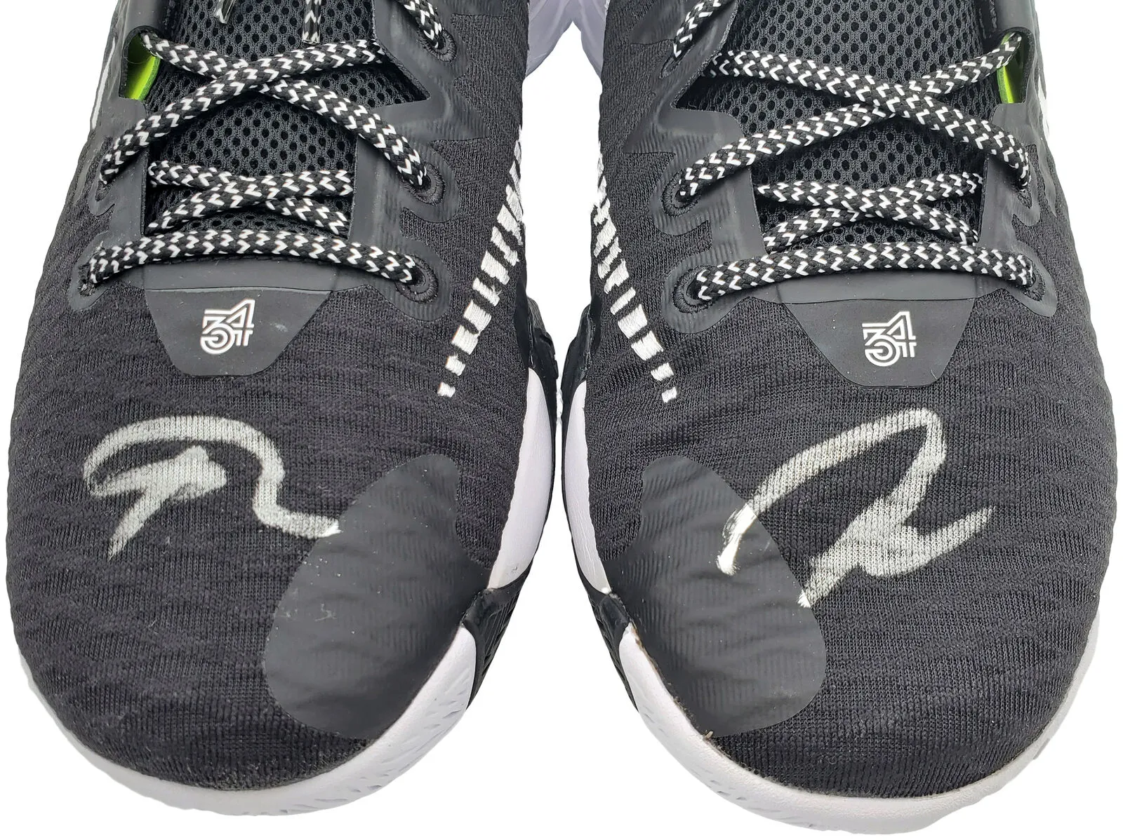 GIANNIS ANTETOKOUNMPO AUTOGRAPHED BLACK NIKE SHOES 12.5 PAIR BECKETT 197428