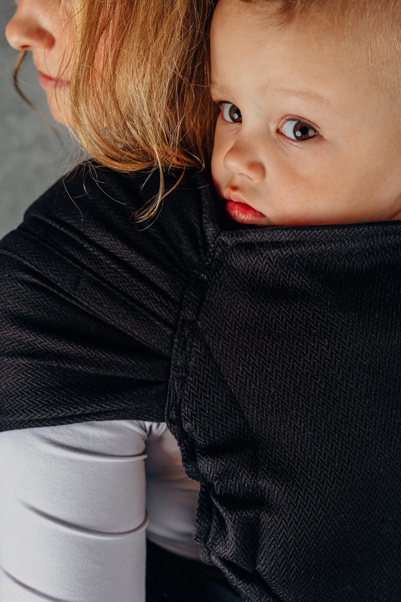 LennyLamb Preschool Hybrid Carrier Little Herringbone Ebony Black