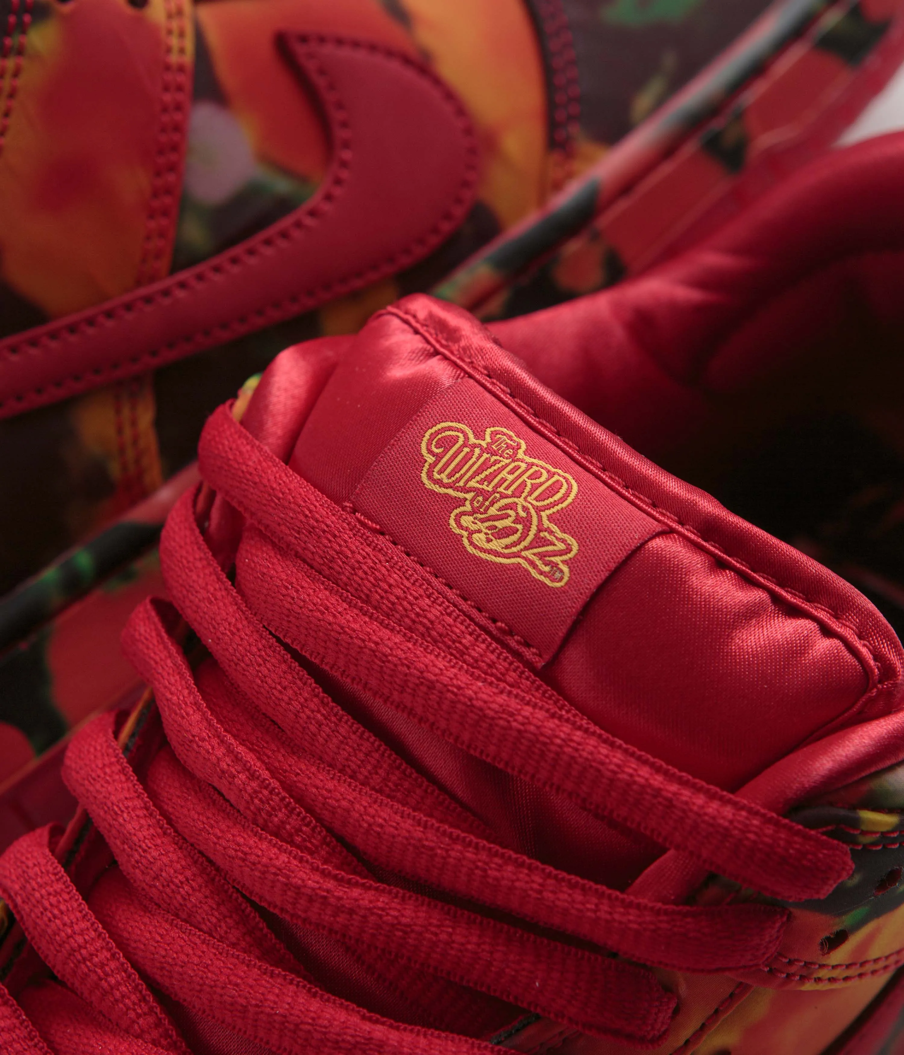 Nike SB x The Wizard of Oz Dunk Low Shoes - Varsity Red / University Gold