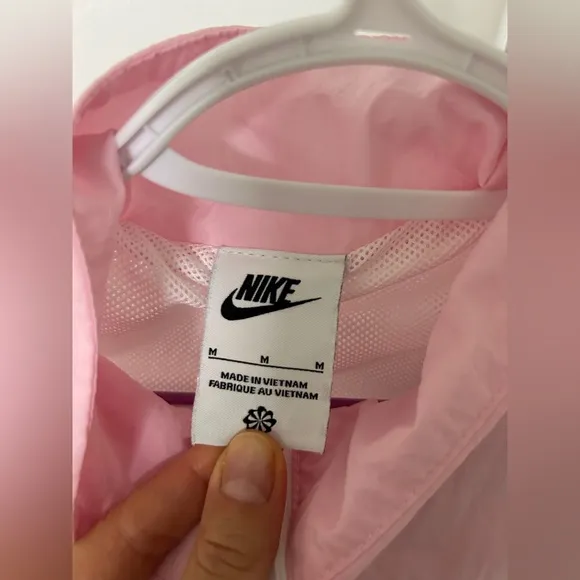 Nike Sportswear Essential Windrunner Woven Womens Running Jacket