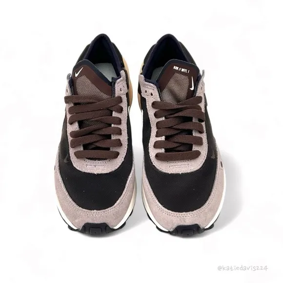 Nike Waffle One Sneaker
